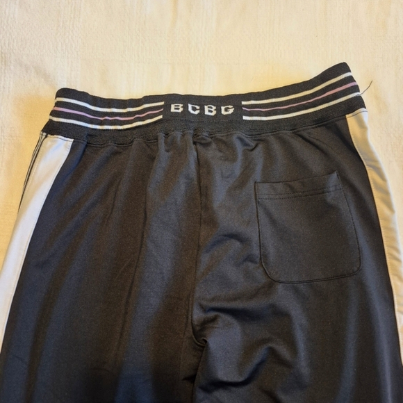 BCBGmaxazria women's size Large black cropped jogging pants, VGUC - Picture 6 of 7